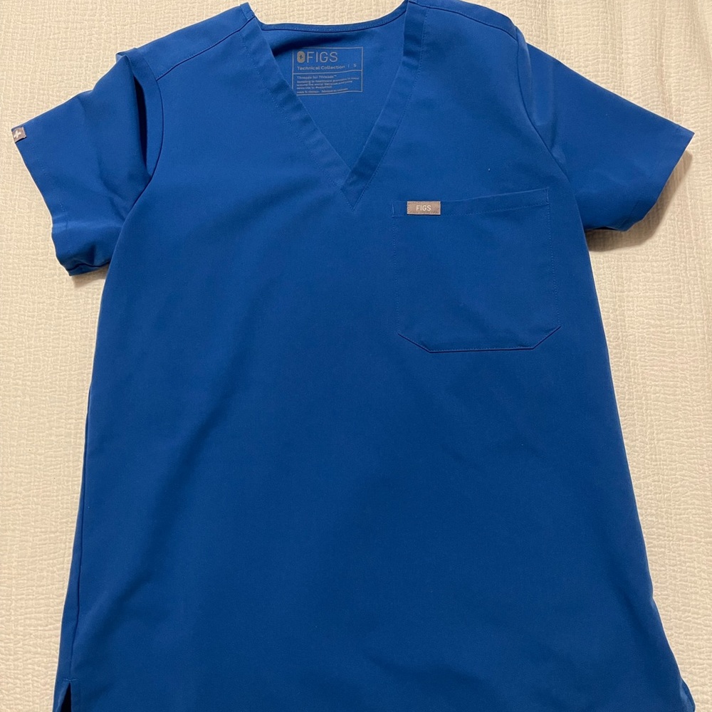 Figs royal blue sm top Med bottom